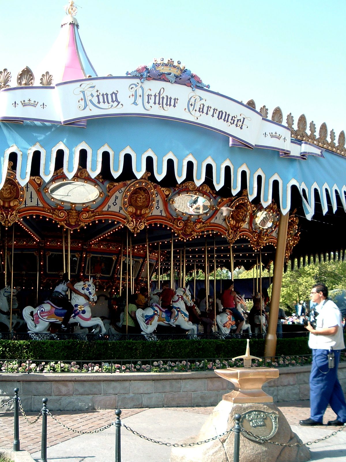 Disneyland repaints its carousel horses entirely by hand — Film & TV on Backdrop